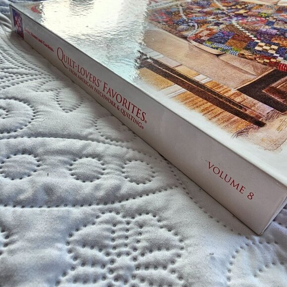 Quilt-Lovers Favorites Volume 8 American Patchwork & Quilting Hardcover Book - Picture 7 of 15